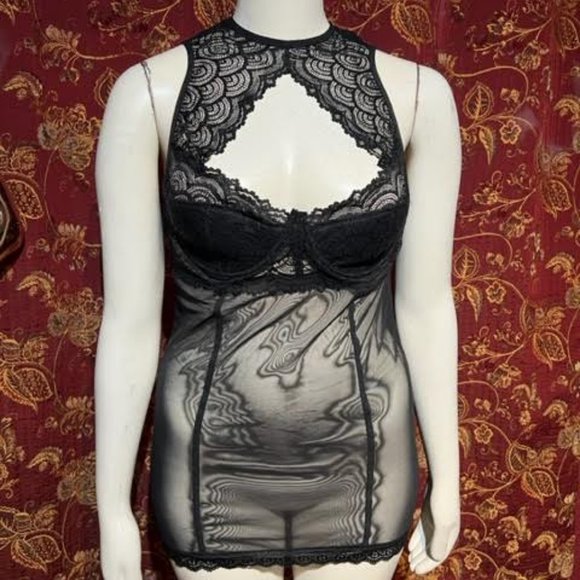 Black mesh and lace négligée - Picture 2 of 5